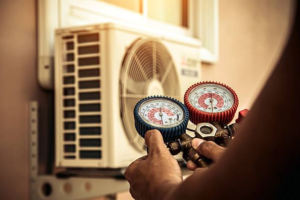 Professional Ac Installation technician working in Round Mountain, TX